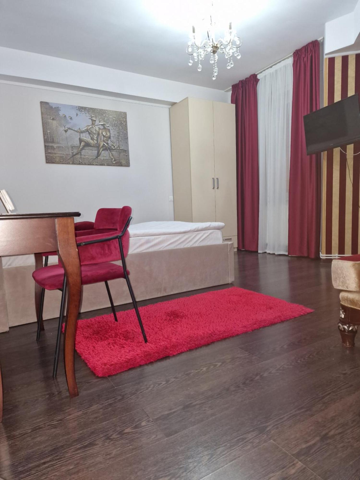 Jolie Apartahotel 3*