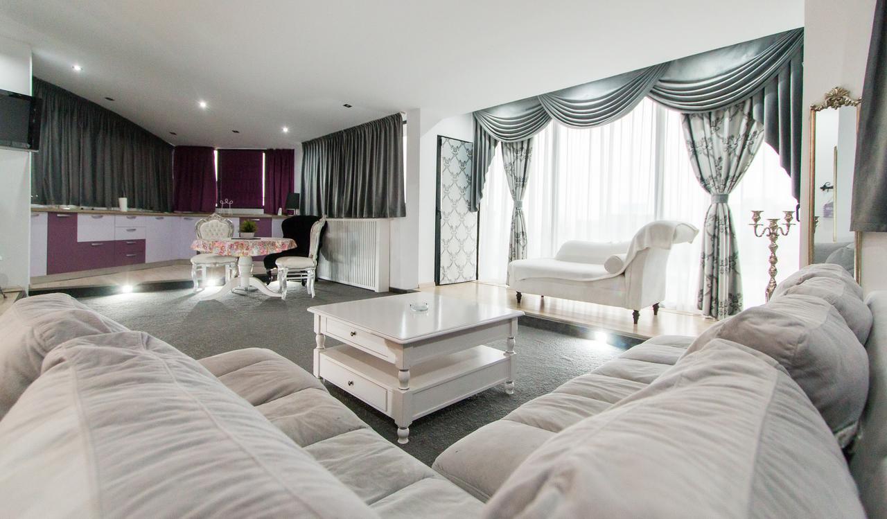 Jolie Apartahotel